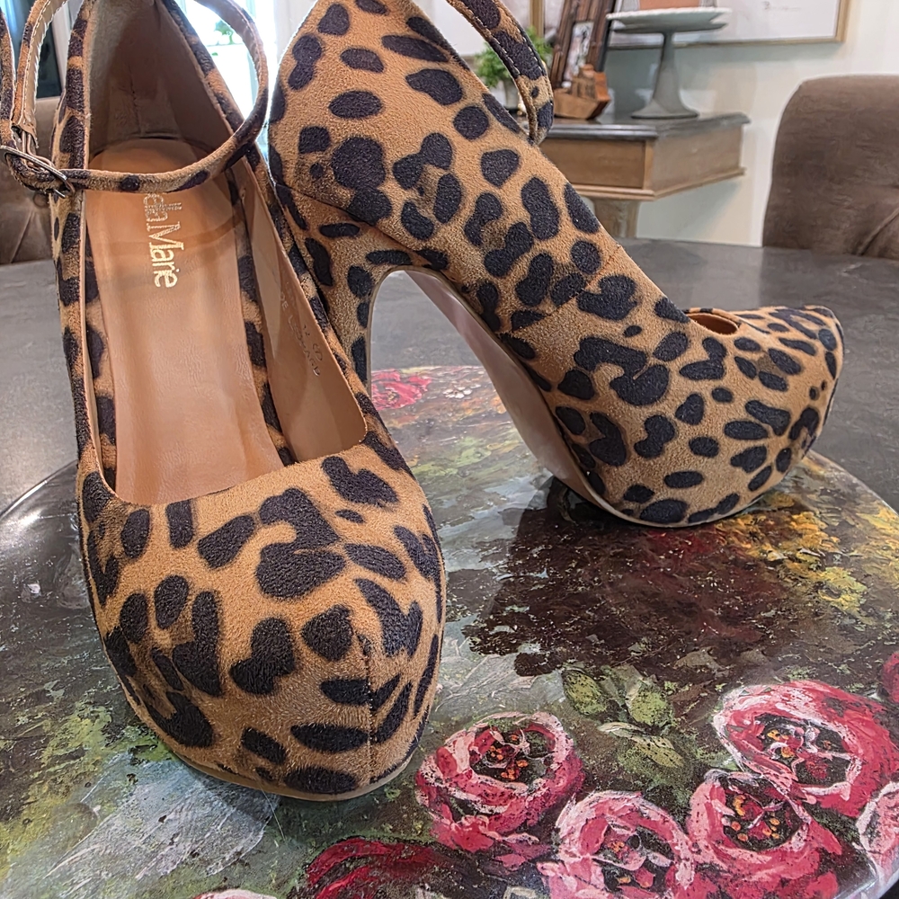 BELLA MARIE Leopard Print Women's Heels